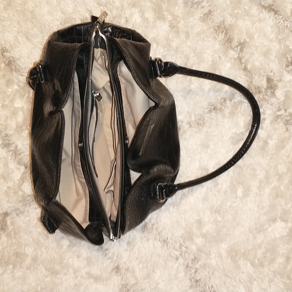 Zingara faux leather pebbled bag with lots of storage - Picture 7 of 16